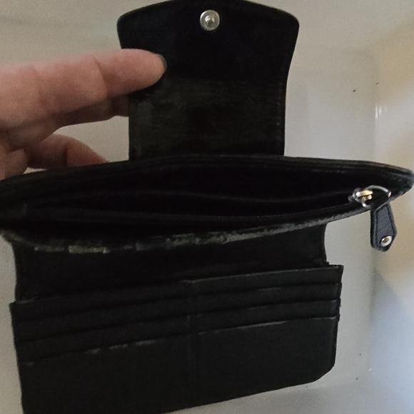 Signature Coach Wallet- 100% Authentic, black with silver, bifold - Picture 8 of 14